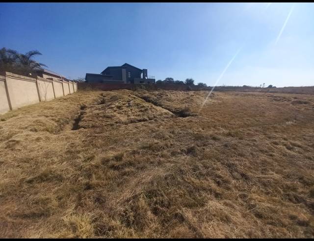 1,475M² VACANT LAND FOR SALE IN BERG EN DAL